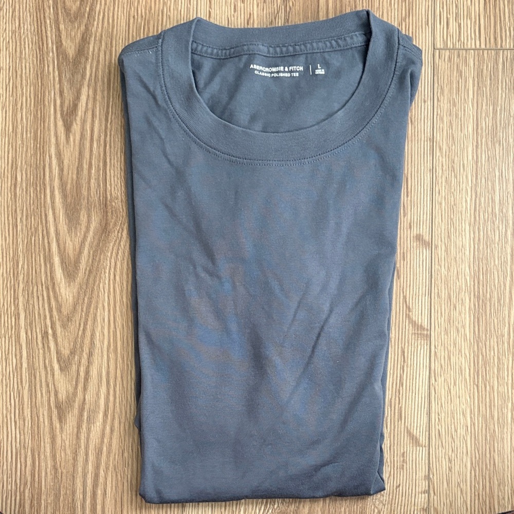 Abercrombie & Fitch Men's Charcoal Tee